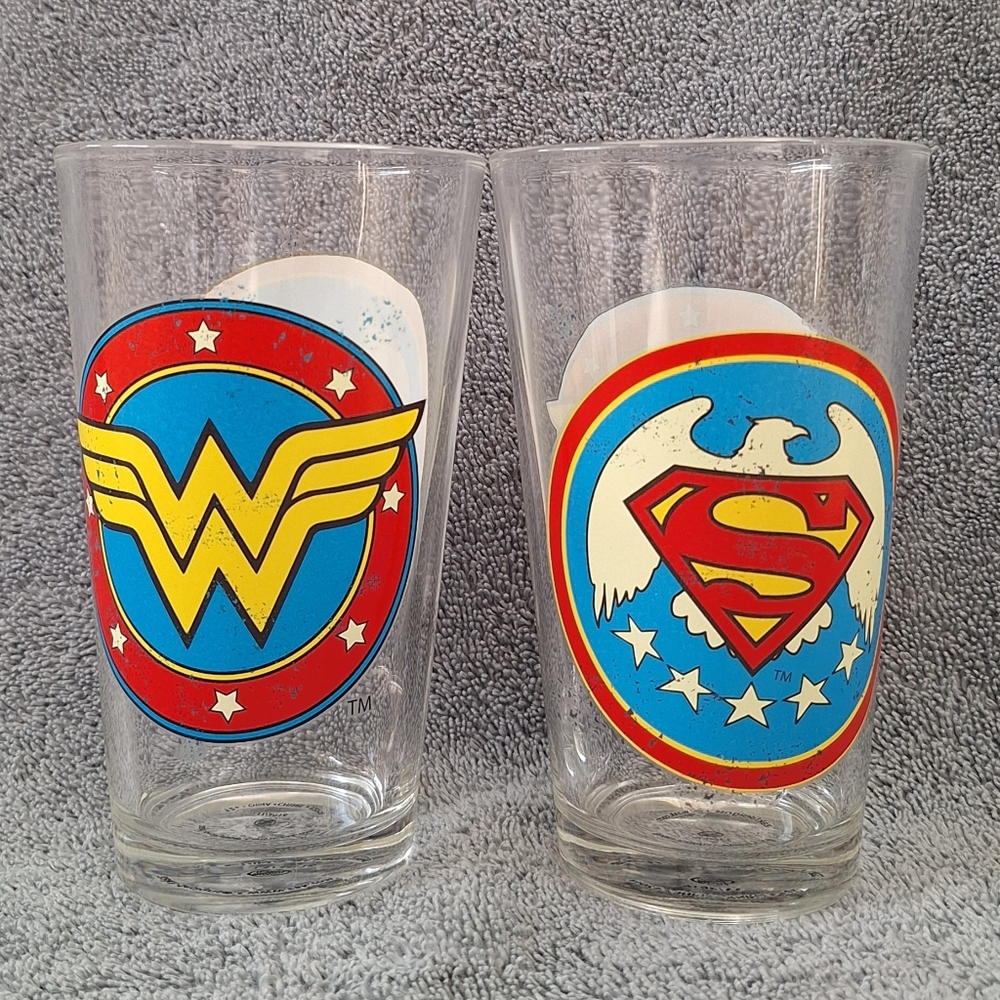 Set of two DC Comics 16oz pint drinking glasses
